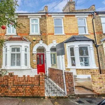 Buy this 4 bed house on Balmoral Road in Londres, Great London