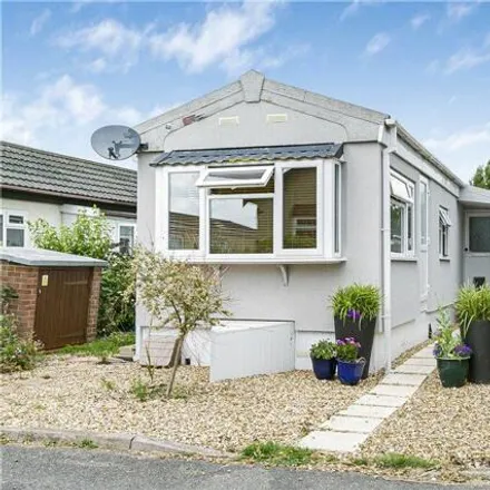 Buy this 1 bed house on Bourne Avenue in Runnymede, KT16 8QU
