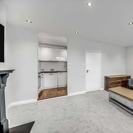 Image 3 - Abide Church, 145 Park Road, London, N8 8JN, United Kingdom - Apartment for rent