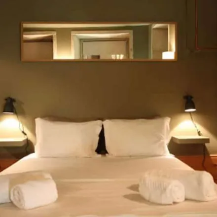 Rent this 1 bed apartment on Junta de Freguesia da Vitória in Praça de Carlos Alberto 52, 4050-157 Porto