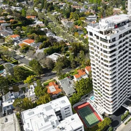 Buy this 2 bed condo on The Wilshire House in Westholme Avenue, Los Angeles