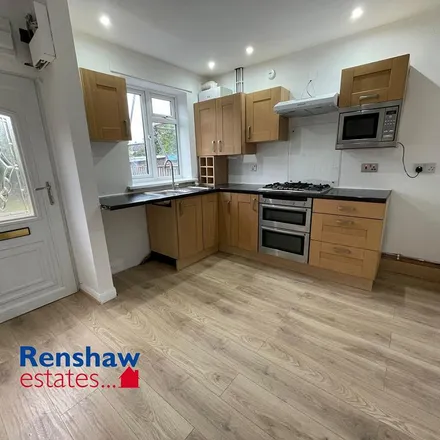 Rent this 3 bed townhouse on 24 Peveril Drive in Ilkeston, DE7 8EB