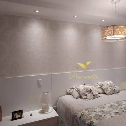 Buy this 3 bed apartment on Rua Dimas Ramos da Silva in Cinco Conjuntos, Londrina - PR