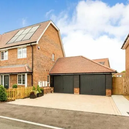 Buy this 4 bed house on Saxons Heath in Didcot Road, Long Wittenham