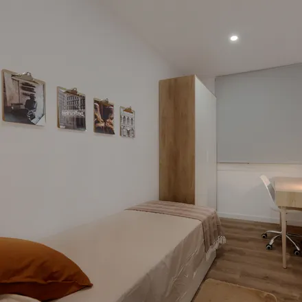 Rent this 1 bed room on Carrer de Nàpols in 210, 08013 Barcelona