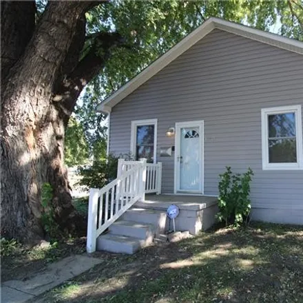 Buy this 2 bed house on 6201 Grant Street in St. Joseph, MO 64504
