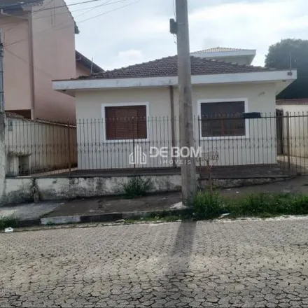 Buy this 3 bed house on Rua Vereador Antônio Pires in Região Urbana Homogênea XXIII, Poços de Caldas - MG