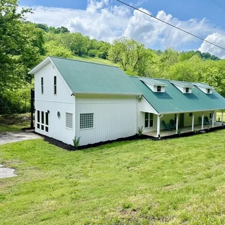 Buy this 5 bed house on 2490 Wolf Creek Rd in Silver Point, Tennessee