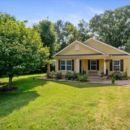 Rent this 3 bed house on 706 West End Circle in Franklin, TN 37064