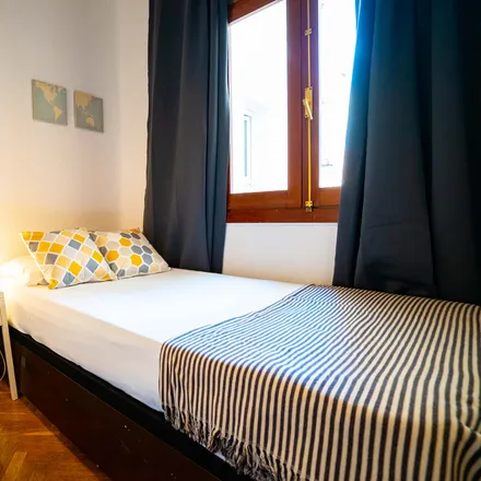 Rent this 1 bed room on Calle de Donoso Cortés in 20, 28015 Madrid