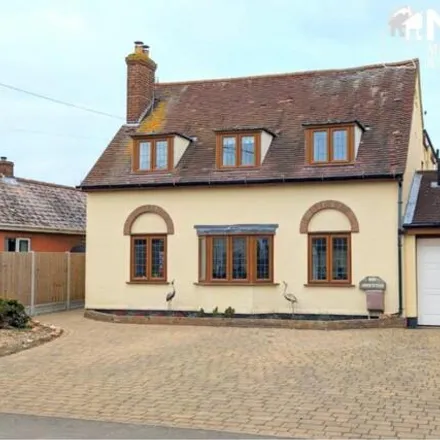 Buy this 5 bed house on 117 Clacton Road in St Osyth, CO16 8PP