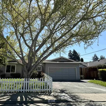 Rent this 4 bed house on 961 Ormonde Drive in Mountain View, CA 94043