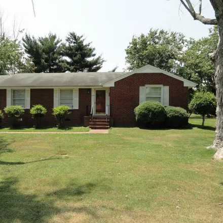 Rent this 3 bed house on 1174 Delmar Avenue in Shelbyville, TN 37160