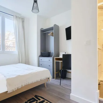 Rent this 1 bed room on 23 Rue de la Vieille Poissonnerie in 59300 Valenciennes, France