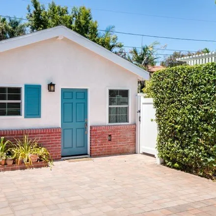 Rent this studio house on 2175 Linnington Avenue in Los Angeles, CA 90025