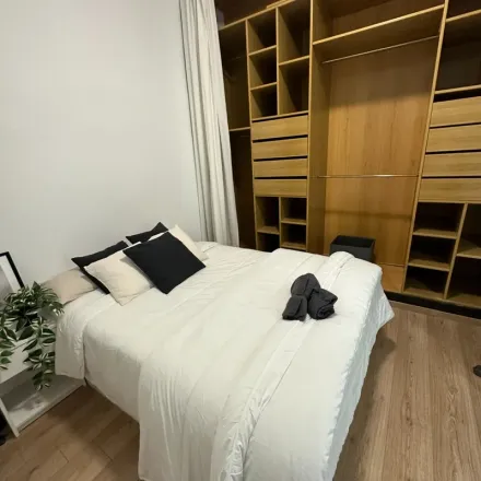 Rent this 6 bed apartment on Restaurante Cañadío in Calle del Conde de Peñalver, 86