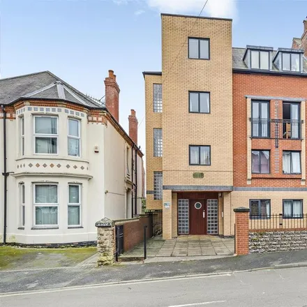Rent this 5 bed apartment on 15 Arthur Street in Nottingham, NG7 4DW