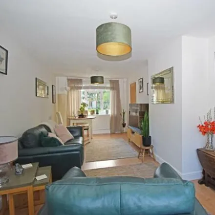 Image 5 - Elmley Close, Cutnall Green, WR9 0PR, United Kingdom - Duplex for sale