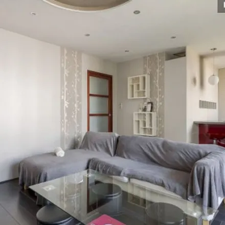 Rent this 3 bed apartment on 30 Avenue du 11 Novembre in 69110 Sainte-Foy-lès-Lyon, France