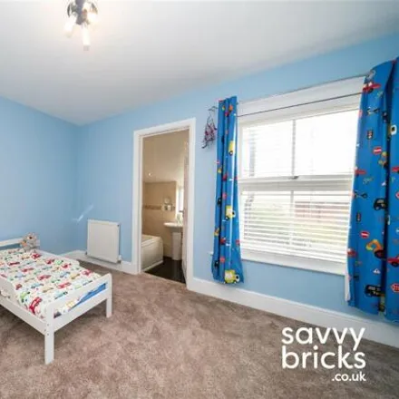 Image 7 - Cardiff Road, Watford, Hertfordshire, Wd18 0ds - Townhouse for sale