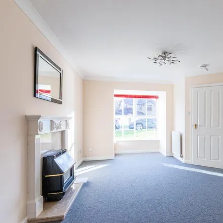 Image 1 - 67 Murieston Valley, Livingston, EH54 9HJ, United Kingdom - House for rent