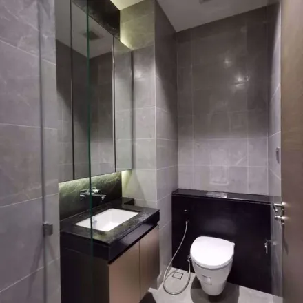 Image 3 - Chit Lom Road, Ratchaprasong, Pathum Wan District, 10330, Thailand - Apartment for rent