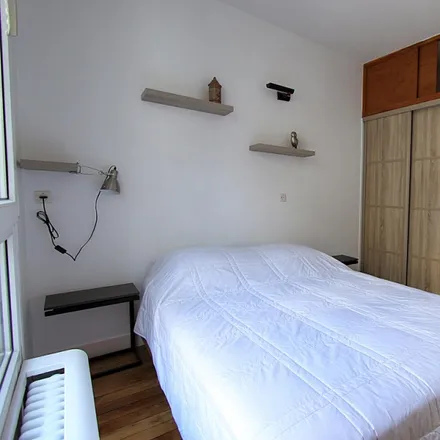 Image 2 - 7 Rue Montcalm, 75018 Paris, France - Apartment for rent