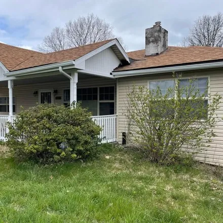 Buy this 4 bed house on 1758 Laurel Avenue in Franklin Township, OH 43223