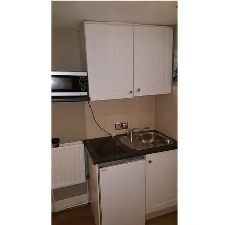 Rent this 1 bed apartment on 20 Glazbury Road in London, W14 9AS