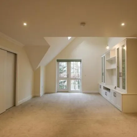 Image 2 - unnamed road, Wokingham, RG40 1EP, United Kingdom - Apartment for sale