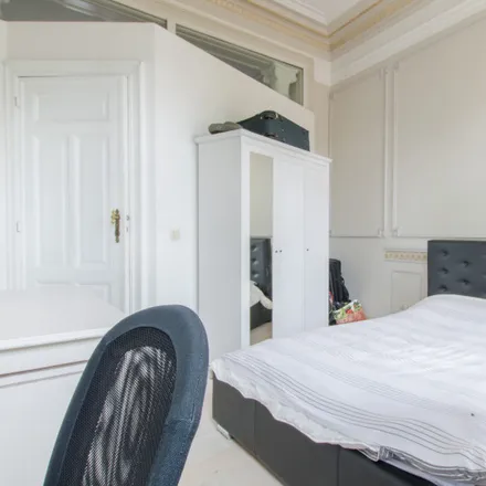 Rent this 2 bed room on Avenue Coghen - Coghenlaan 264 in 1180 Uccle - Ukkel, Belgium