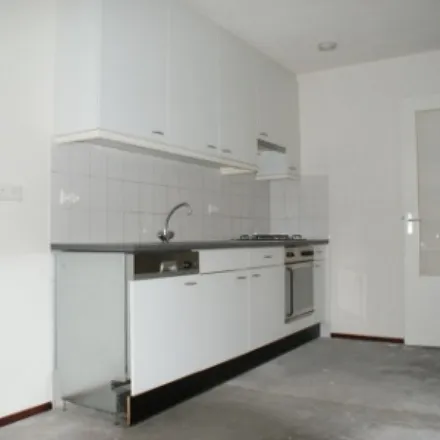 Rent this 2 bed apartment on New York III in Juf van Kempenstraat, 2132 ZV Hoofddorp