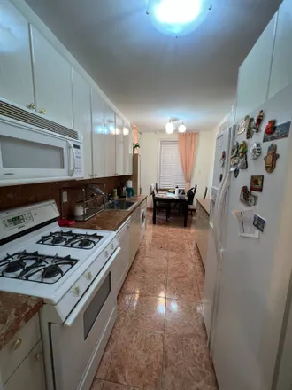 Image 3 - 602 Avenue T, New York, NY 11223, USA - Apartment for sale