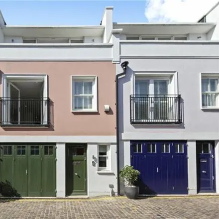 Image 1 - 44 St Luke's Mews, London, W11 1DG, United Kingdom - Townhouse for sale