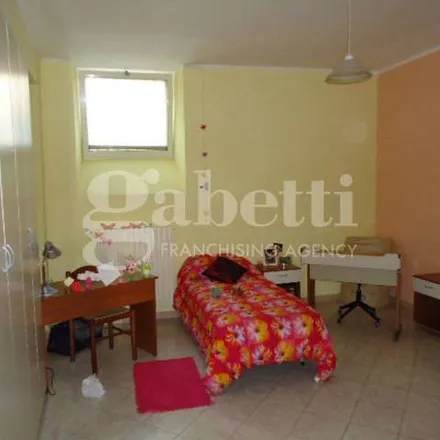 Image 8 - Conad City, Via 24 Maggio, 86170 Isernia IS, Italy - Apartment for rent