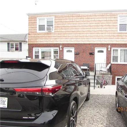 Rent this 1 bed house on 54 Farquhar Avenue in Bryn Mawr Park, City of Yonkers