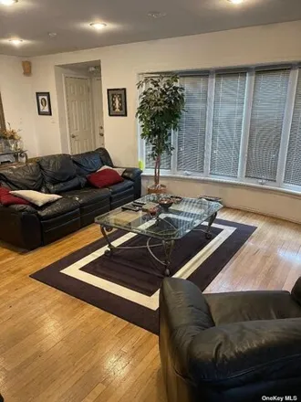 Image 5 - 155-30 99th Street, New York, NY 11414, USA - House for sale