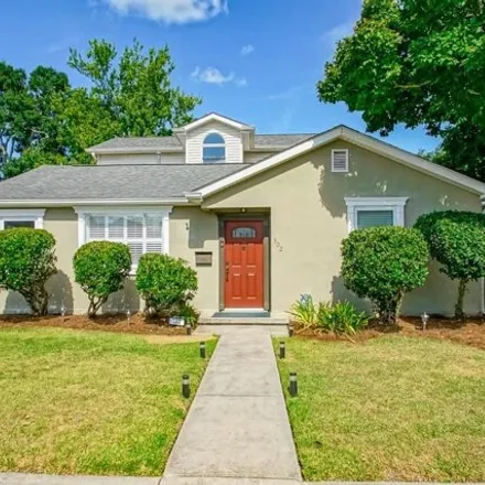 Rent this 4 bed house on 302 Athania Parkway in Beverly Knoll, Metairie