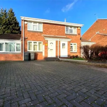 Rent this 3 bed duplex on 11 Newhall Farm Close in Sutton Coldfield, B76 1BQ