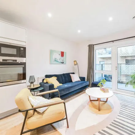 Buy this 1 bed house on Dash Court in Elmington Road, London