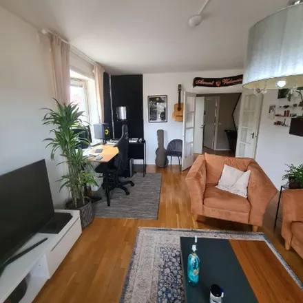 Rent this 2 bed apartment on Haga parkgata 19A in 722 27 Västerås, Sweden