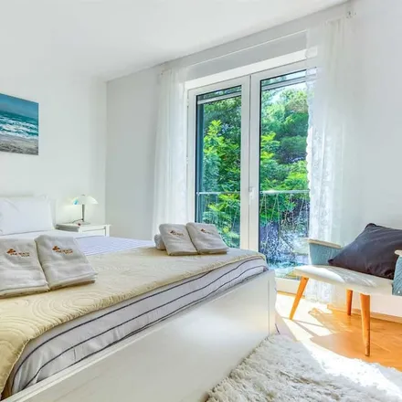 Rent this 3 bed house on 21450 Grad Hvar