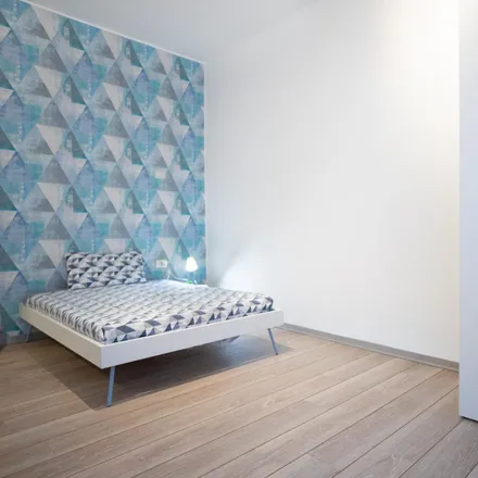 Rent this 4 bed room on Piazzale Bande Nere - Viale Caterina da Forlì in Viale Caterina da Forlì, 20146 Milan MI