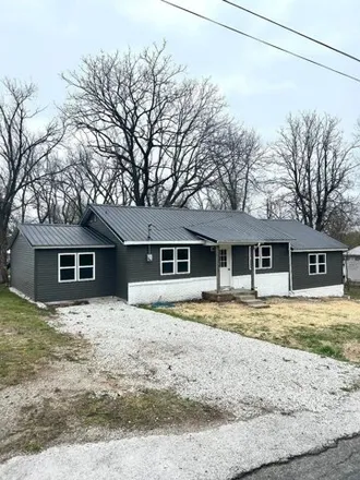 Buy this 3 bed house on 499 West 13th Street in Mountain Grove, MO 65711