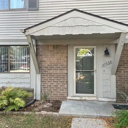 Rent this 3 bed apartment on Farmbrook Villa Drive in Southfield, MI 48034