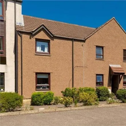 Rent this 2 bed apartment on 30 The Paddockholm in City of Edinburgh, EH12 7XP