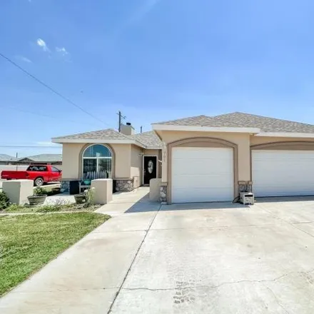 Buy this 4 bed house on 707 West Cottonwood Avenue in Lovington, NM 88260