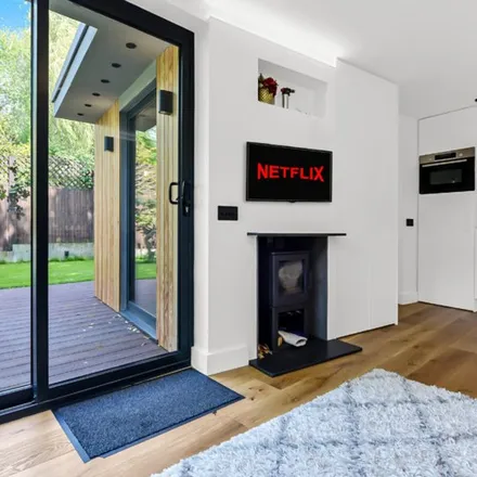 Rent this 1 bed apartment on Woodside Avenue in London, N6 4ST