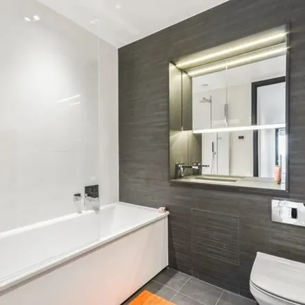 Image 3 - Sierra Quebec Bravo, 189 Marsh Wall, London, E14 9SH, United Kingdom - Apartment for rent