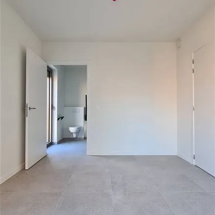 Rent this 2 bed apartment on Koninklijk Atheneum in Donkvijverstraat, 9120 Beveren